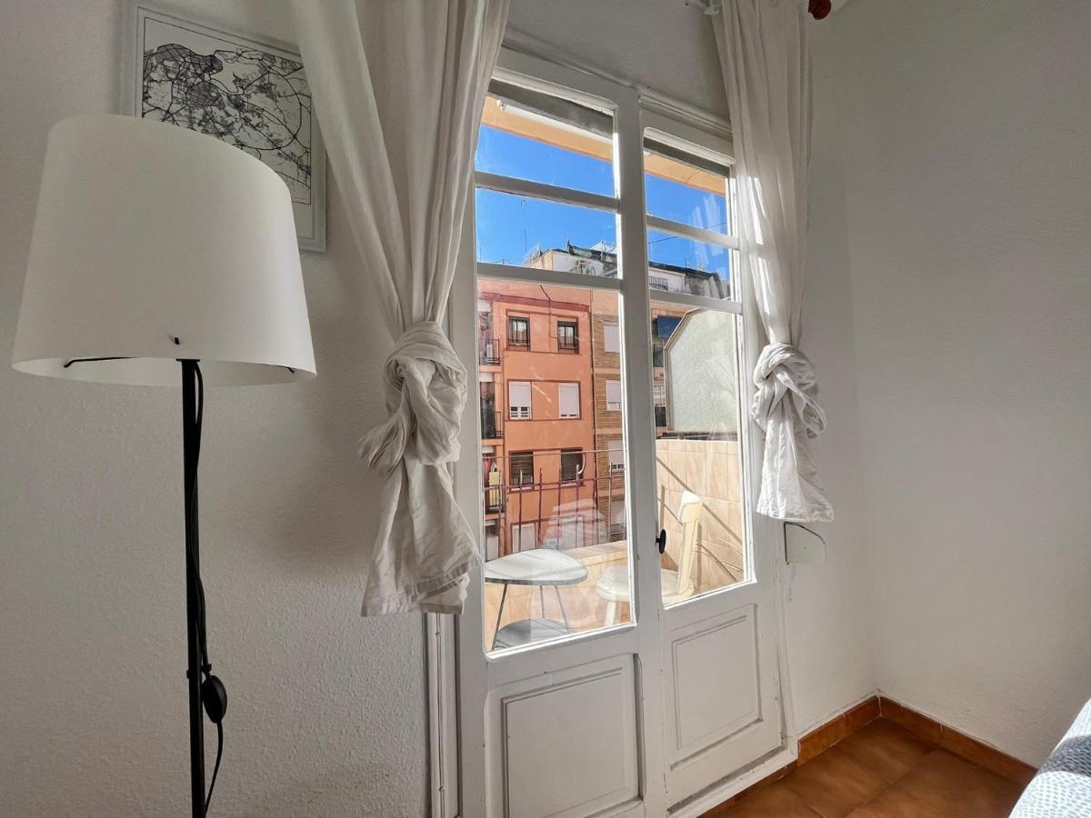 Comfortable Room - Habitacion Acogedora บาเลนเซีย ภายนอก รูปภาพ